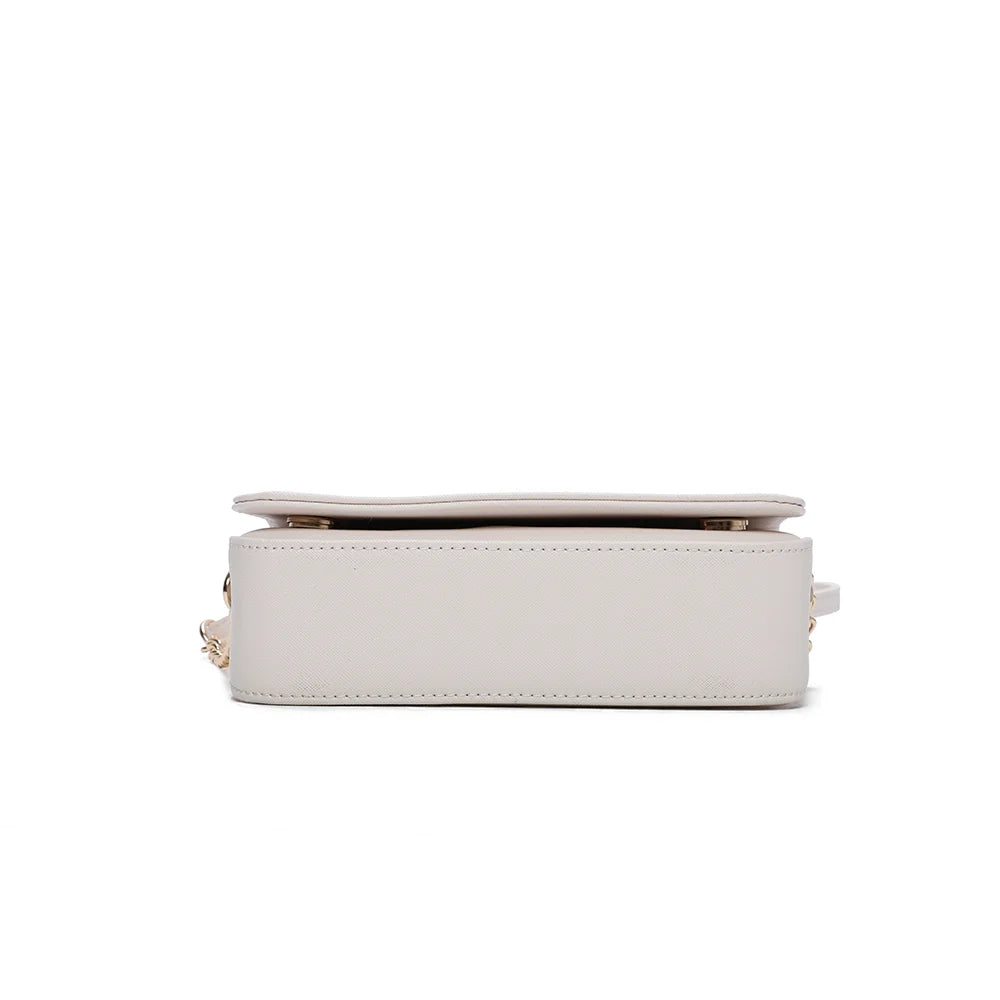 Dessous de Lisa beige, en synthétique à la texture saffiano, pour un format net de 22 cm de large – réf. C-7097