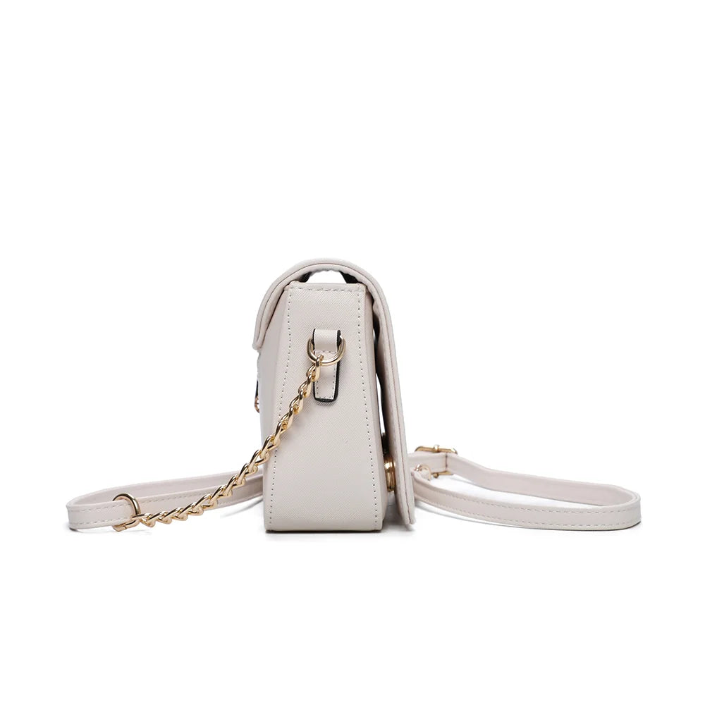 Profil de Lisa beige : format compact de 8 cm de profondeur et anneau d’attache de la chaîne – réf. C-7097