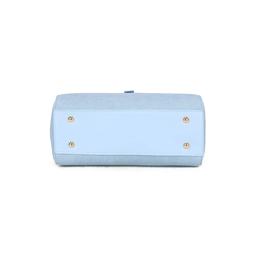 Dessous du Loria Signature bleu clair, base structurée qui garde le sac bien droit – réf. A-9165