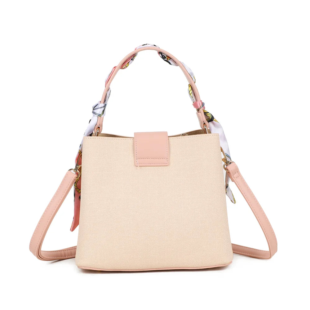 Dos du sac Luma rose en toile tissée à chevrons, avec son anse drapée de foulard imprimé – réf. A-9146