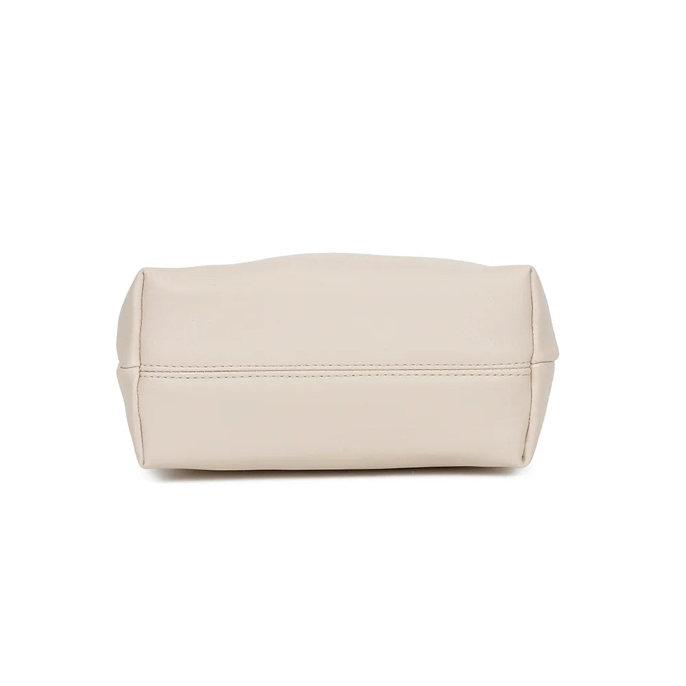 Dessous du Lumière Perle beige, fond en synthétique lisse assorti au reste du petit sac – réf. KJ-62044
