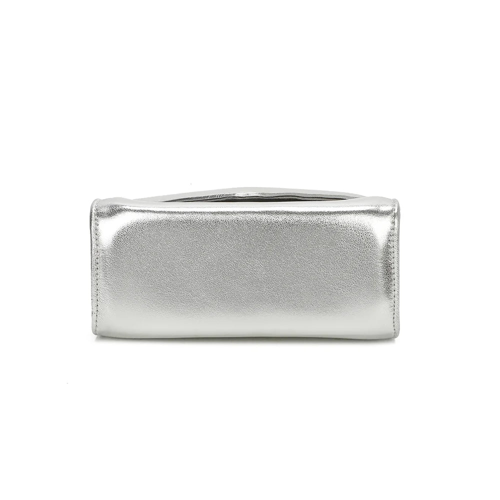 Dessous du Luna argent : base rectangulaire de 17 × 7,5 cm pour un sac qui tient bien posé – réf. R-1916