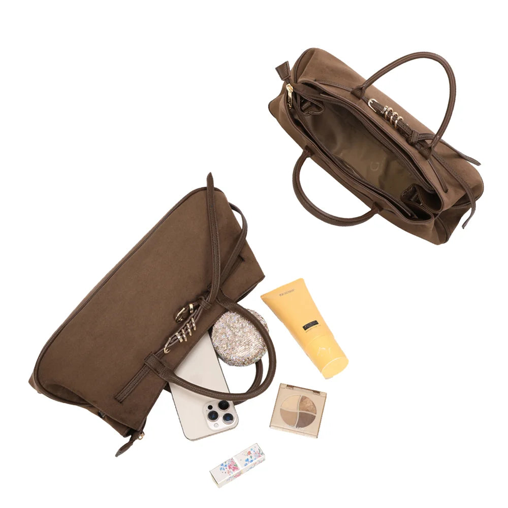 Intérieur zippé du Lunéa café, organisé pour téléphone, maquillage et petits objets – réf. R-2022-1