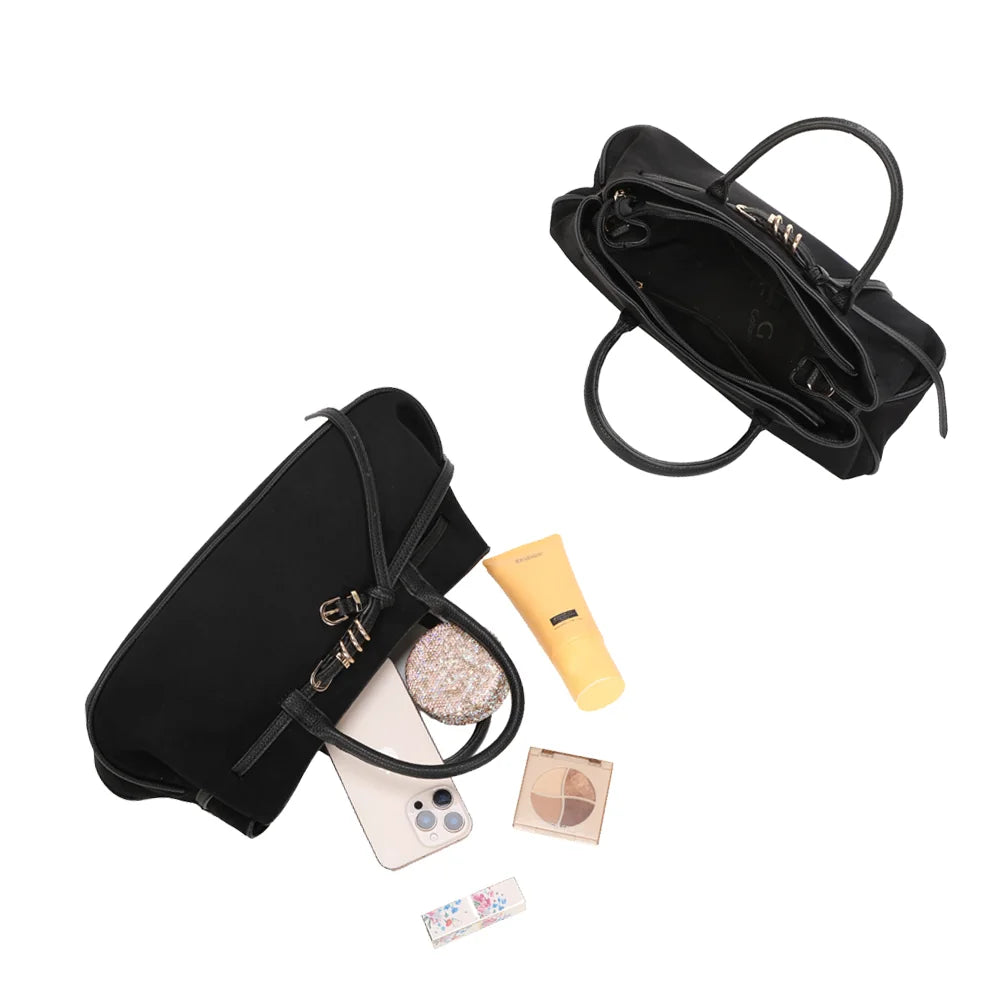 Intérieur zippé du Lunéa noir, organisé pour téléphone, maquillage et petits objets – réf. R-2022-1