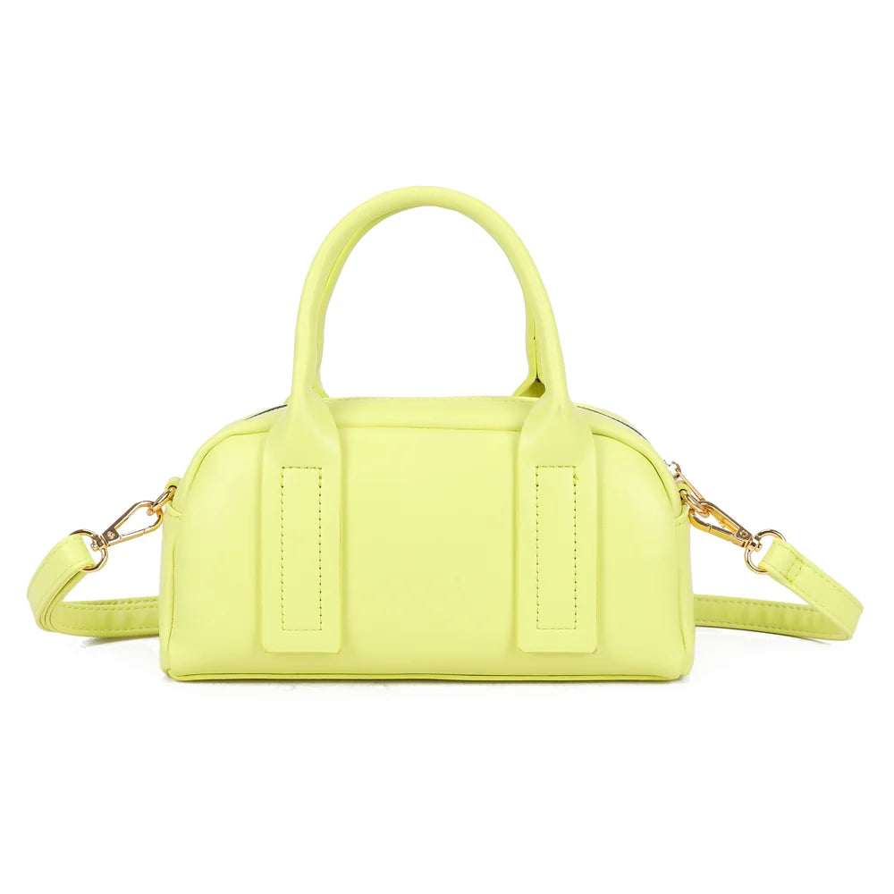 Dos du sac Lya jaune : surface synthétique lisse, pattes d’anses surpiquées et silhouette compacte – réf. KJ-62067