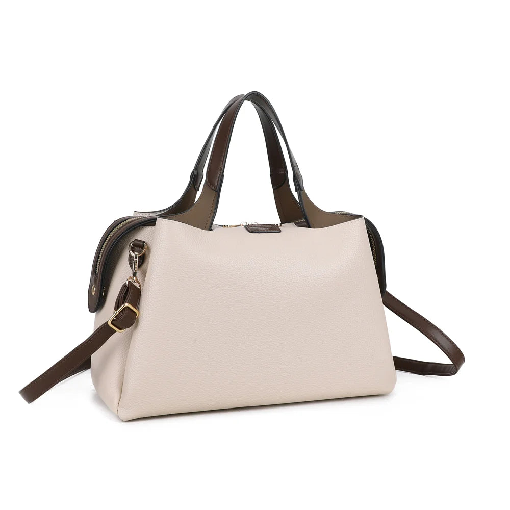 Madison Chic beige/coffee vu de trois quarts : forme structurée et pattes latérales marron à anneaux dorés – réf. M-9458