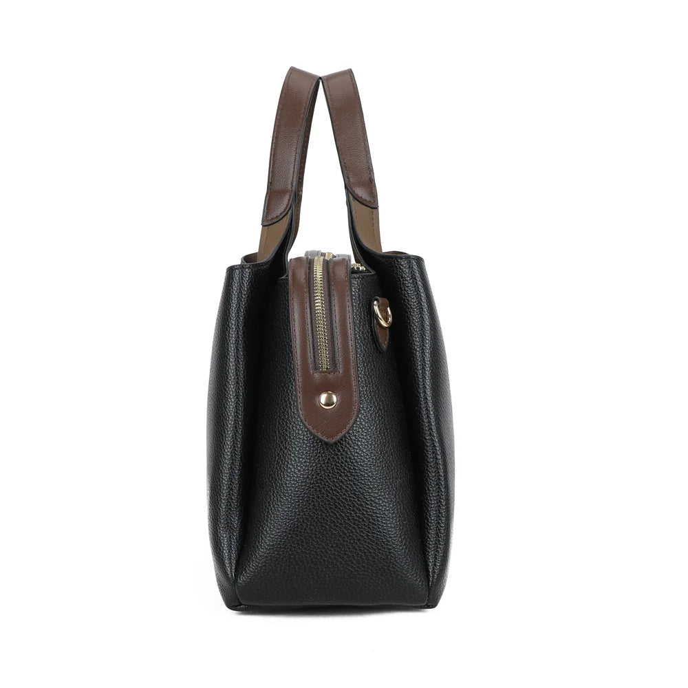 Profil du Madison Chic noir : 14 cm de profondeur et patte marron pour la bandoulière – réf. M-9458