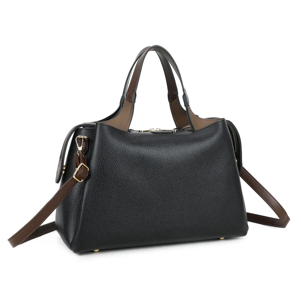 Madison Chic noir vu de trois quarts : forme structurée et pattes latérales marron à anneaux dorés – réf. M-9458