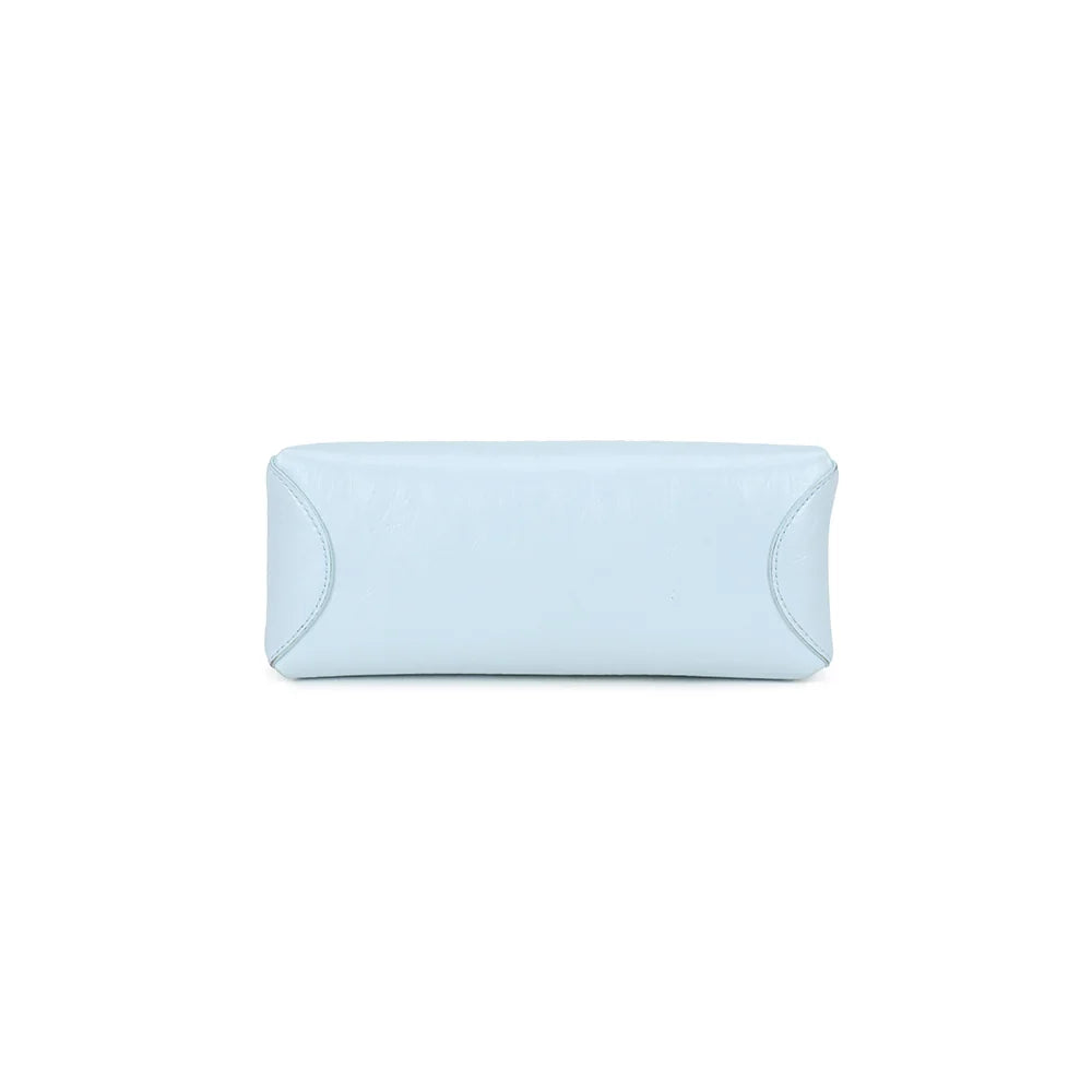 Dessous du sac Maïa bleu clair, forme baril compacte de 24 × 10 × 10 cm – réf. KJ-62062