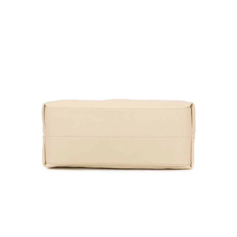 Dessous du Majestia beige pour apprécier la base large de ce sac de 40 cm de longueur – réf. M-9460-1