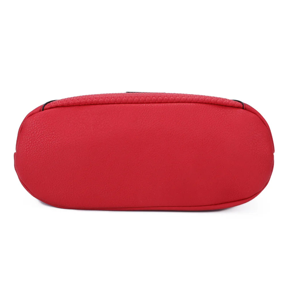Dessous du sac Marceau rouge, silhouette arrondie en simili cuir grainé vegan – réf. M-9263-5