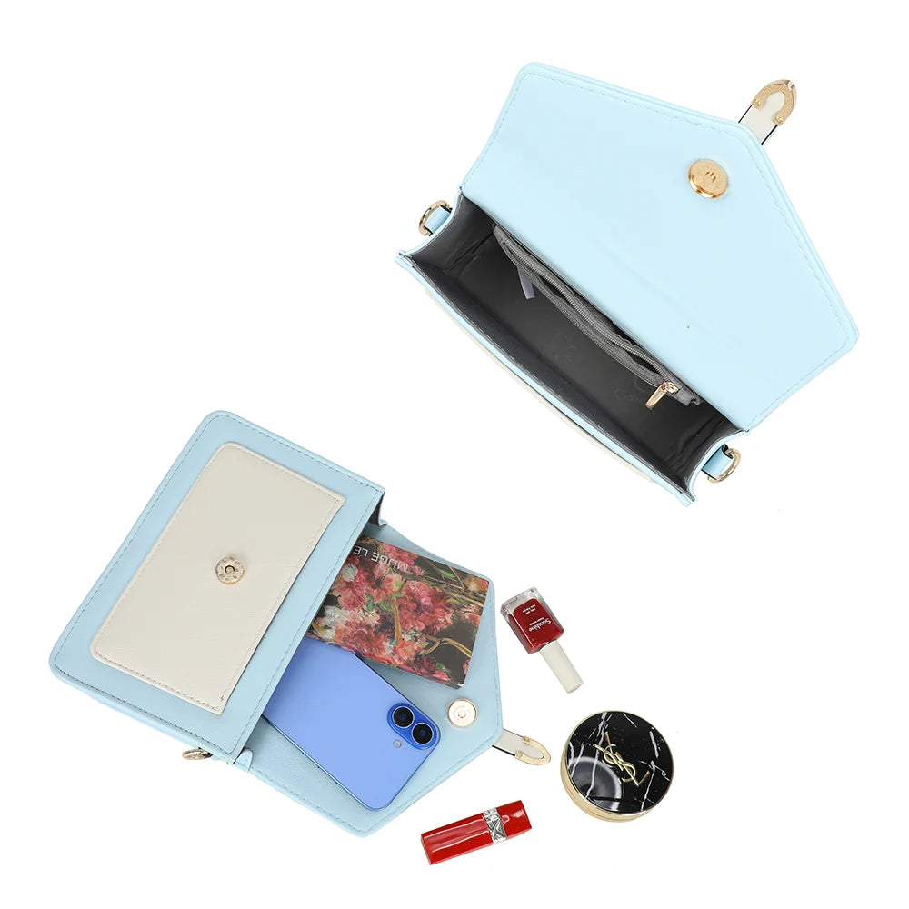 Intérieur du Marina bleu clair : compartiment principal et poche zippée pour ranger les petits objets – réf. C-0160-1