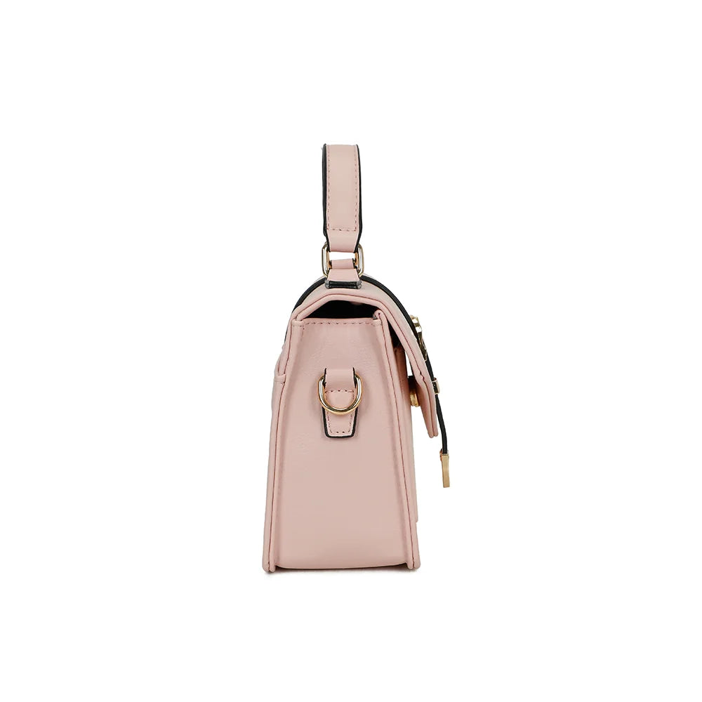 Profil du Marina rose : 8,5 cm de profondeur et un anneau doré pour accrocher la bandoulière – réf. C-0160-1