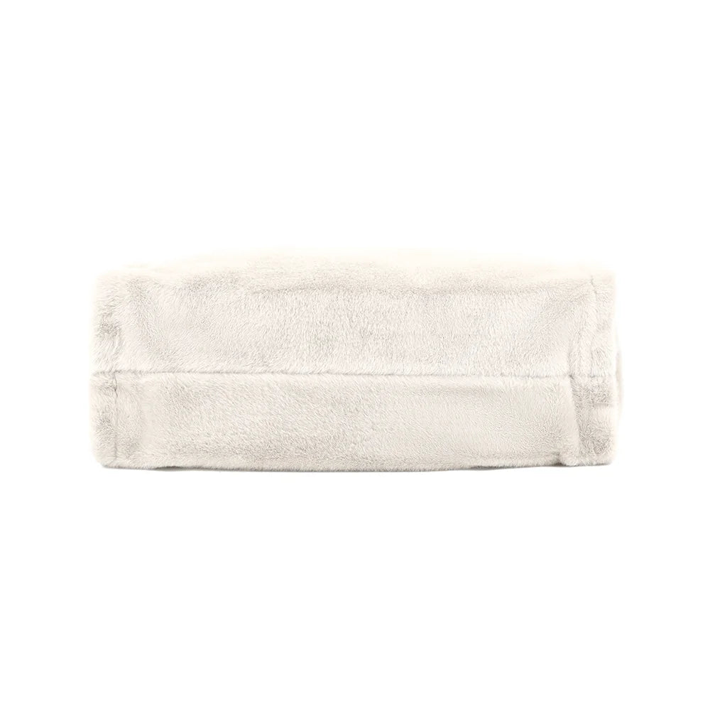 Dessous du cabas Mélya beige en fausse fourrure, vu d’en bas – réf. DG-5802