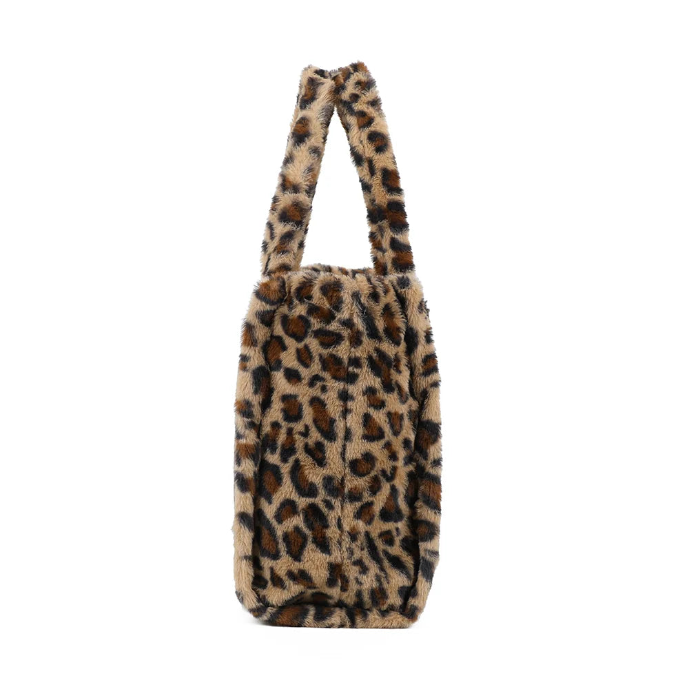 Profil du Mélya d.leopard : soufflet latéral et profondeur de 18 cm pour tout emporter – réf. DG-5802