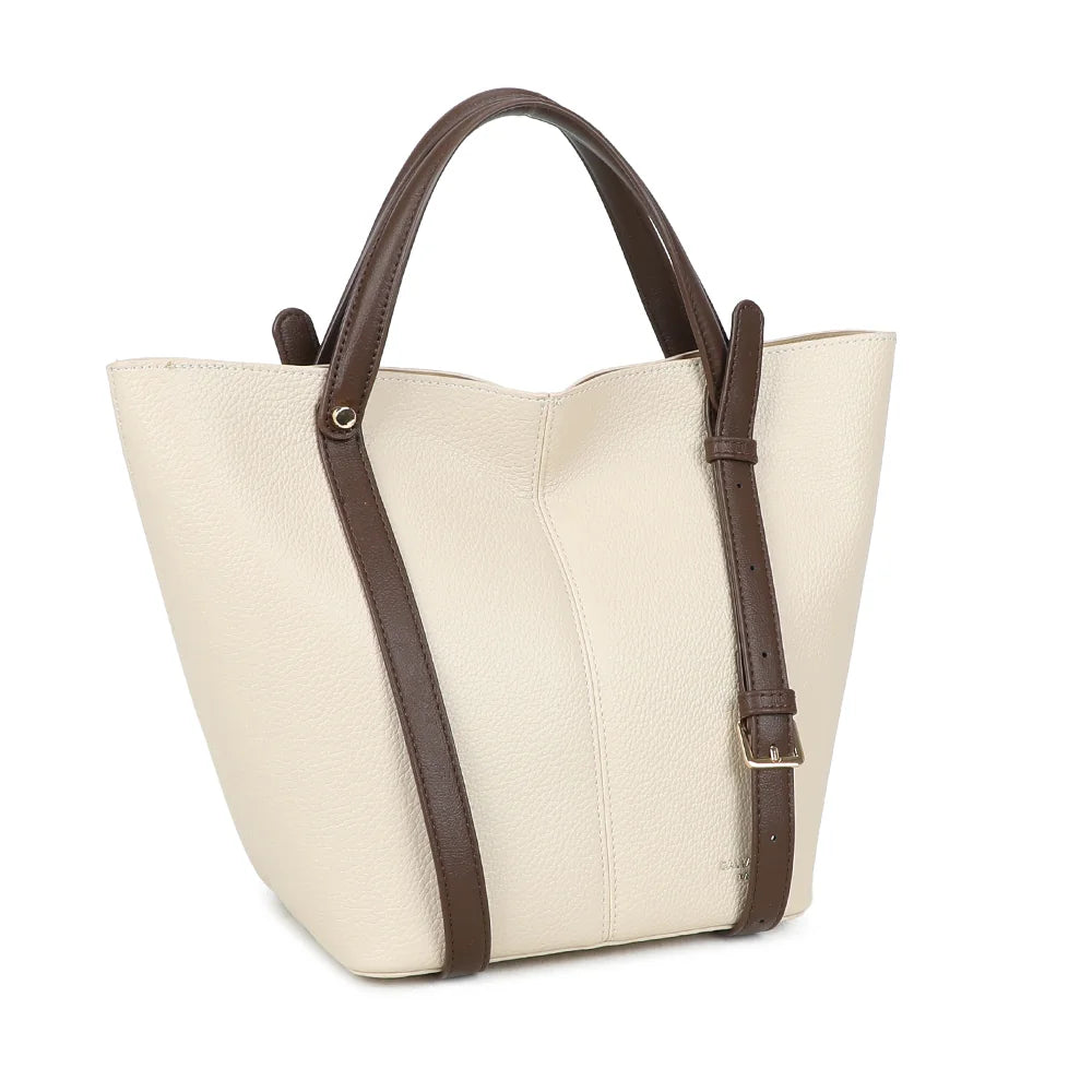 Milan Élégance beige/coffee de trois quarts : silhouette évasée et sangle ajustable à boucle dorée – réf. G-7508