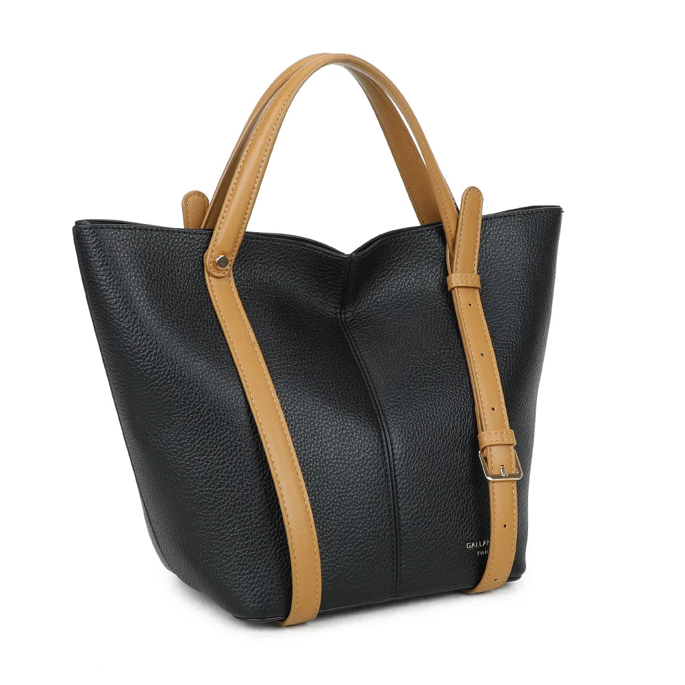 Milan Élégance noir de trois quarts : silhouette évasée et sangle ajustable à boucle dorée – réf. G-7508