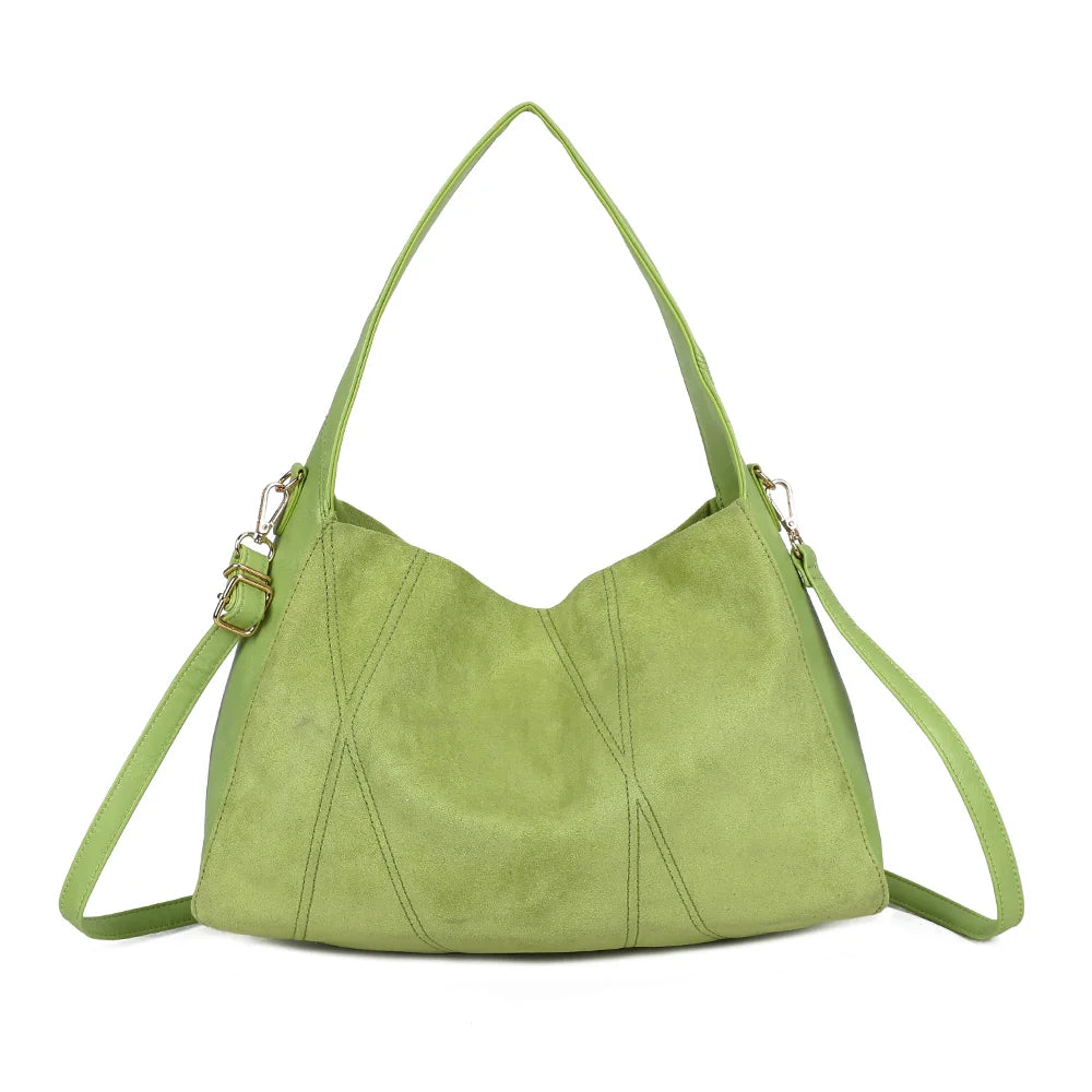 Dos du sac Milano vert clair, façade suédée et anse d’épaule unique au tombé naturel – réf. HS-43002