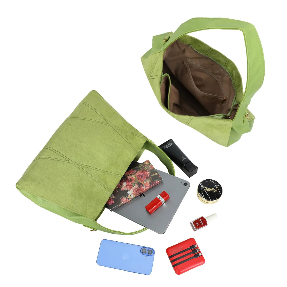 Intérieur du Milano vert clair : grand compartiment, poche zippée et poches plaquées pour téléphone – réf. HS-43002