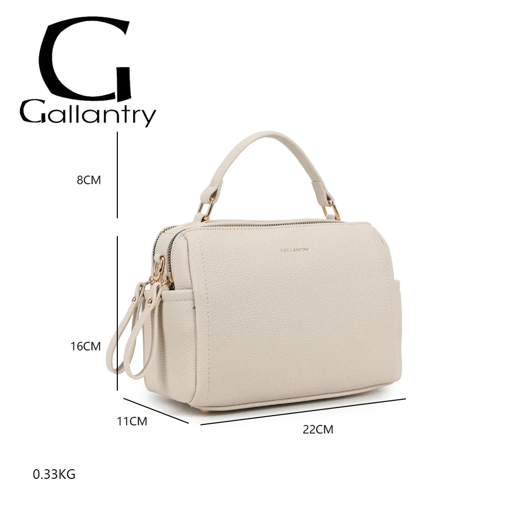 Dimensions du Mini Boston Élégance beige : 22 × 11 × 16 cm, poignée de 8 cm, poids 0,33 kg – réf. KJ-62060