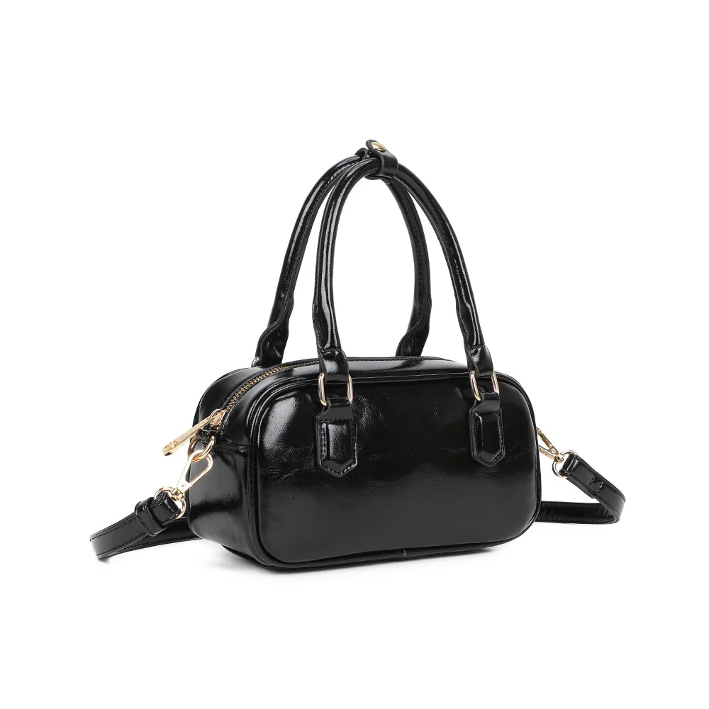 Mini Glossy noir de trois quarts : silhouette structurée, zip doré et bandoulière amovible – réf. A-9126