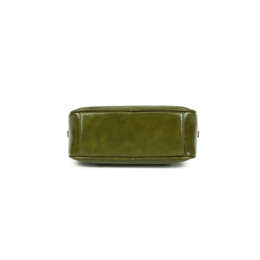Dessous du Mini Glossy vert, vue du fond du sac en synthétique à l’effet verni – réf. A-9126