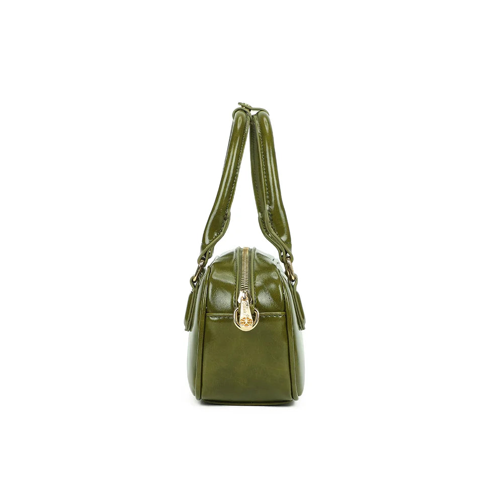 Profil du Mini Glossy vert : 9 cm de profondeur et mousqueton doré pour accrocher la bandoulière – réf. A-9126