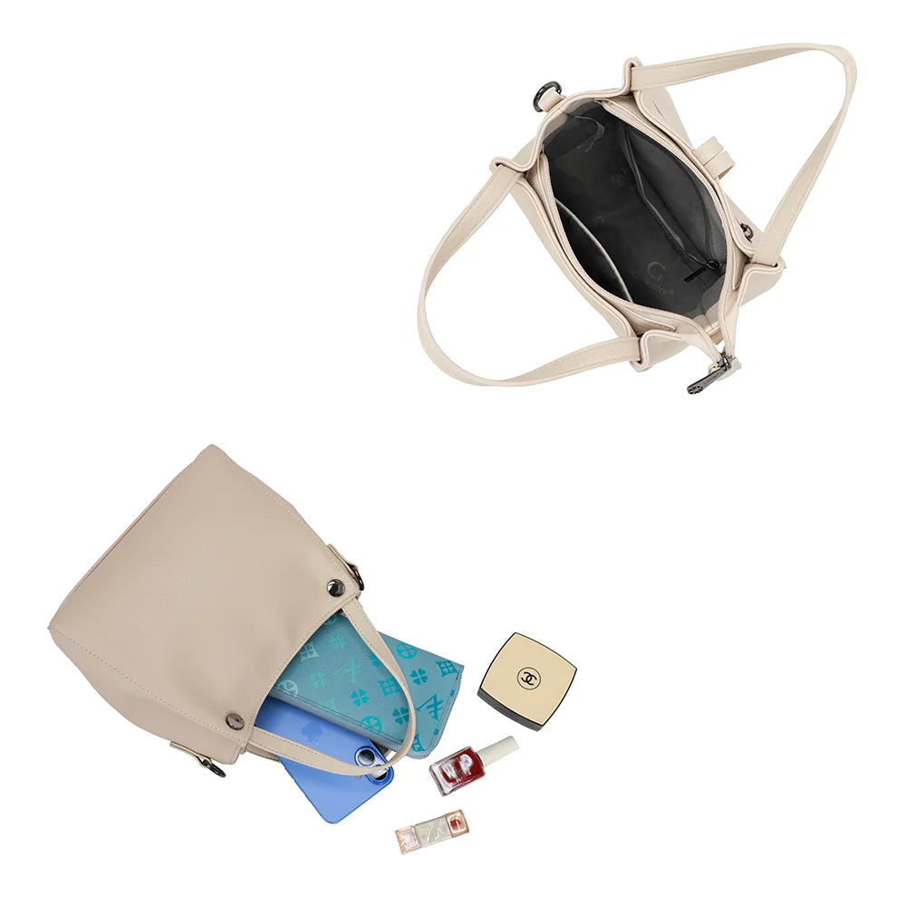 Intérieur du Mini Léna beige : compartiment zippé qui accueille portefeuille, smartphone et poudrier – réf. R-1692-2