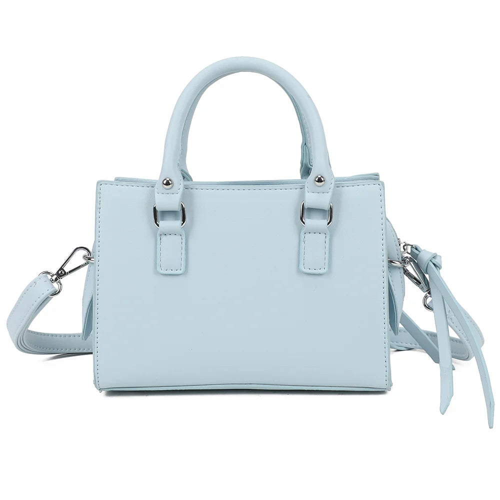 Dos du Minimal Chic bleu clair, surface lisse et surpiqûres apparentes sur toute la silhouette – réf. KJ-62058