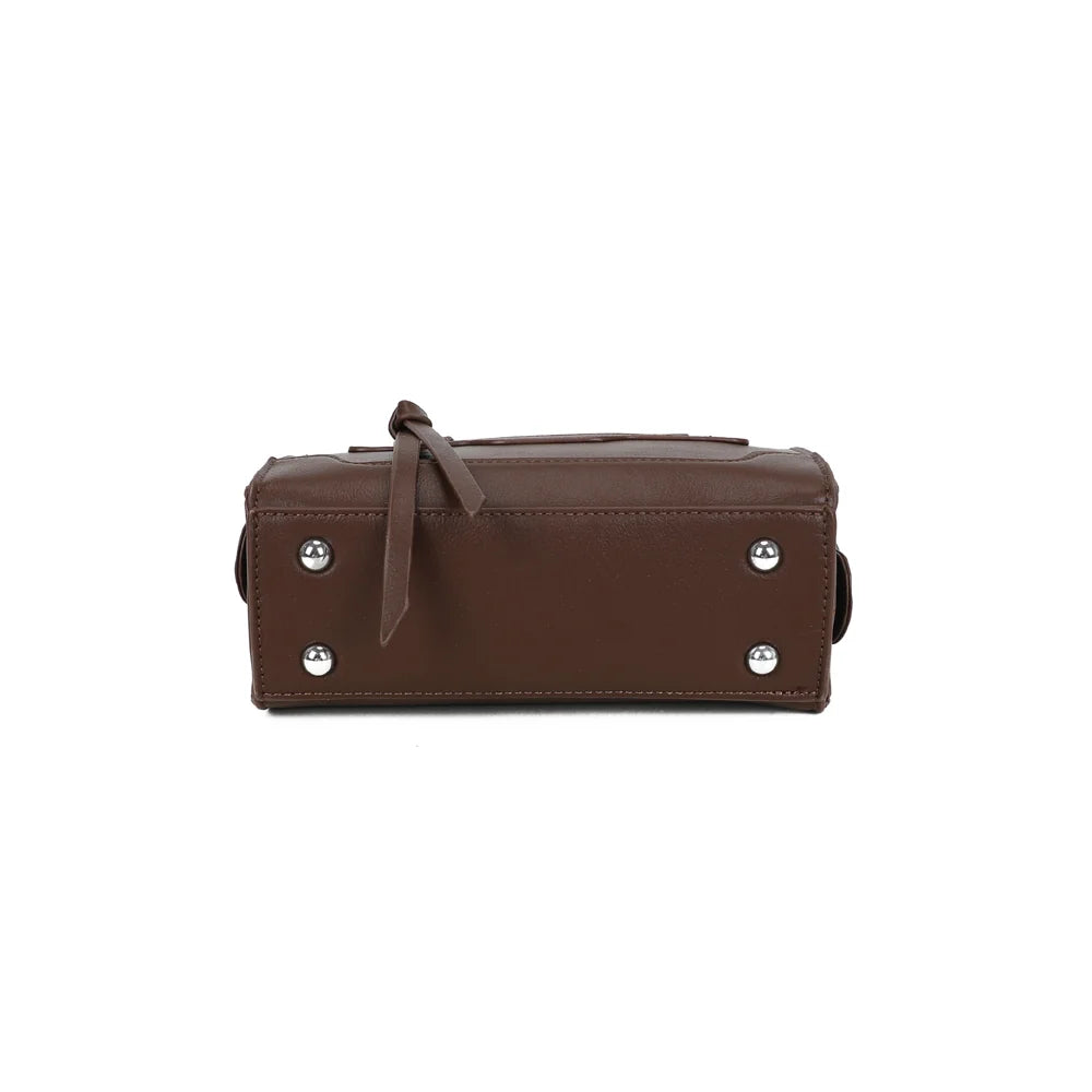Dessous du Minimal Chic café, base plate et structurée qui garde le sac bien droit – réf. KJ-62058