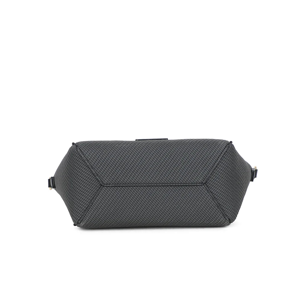 Dessous du Minimal Riviera noir, avec le jeu de liserés contrastés de la toile texturée – réf. DQ-8724