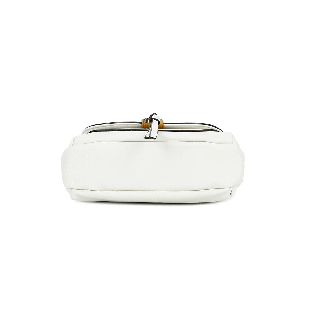 Dessous du sac Mira blanc : base souple en simili cuir grainé, finitions soignées – réf. Z-83082