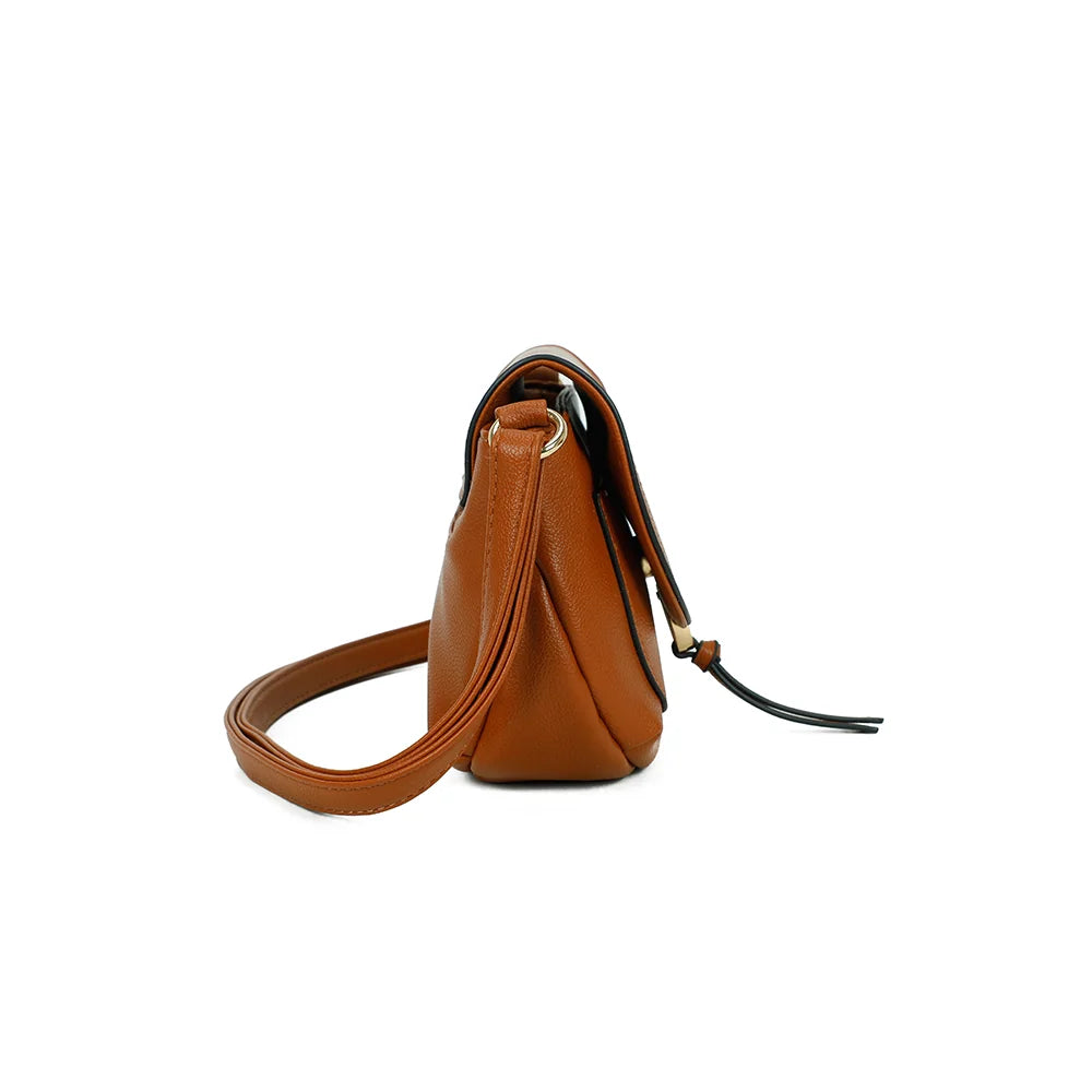Profil du Mira camel : format compact de 8 cm de profondeur et boucle de réglage dorée – réf. Z-83082