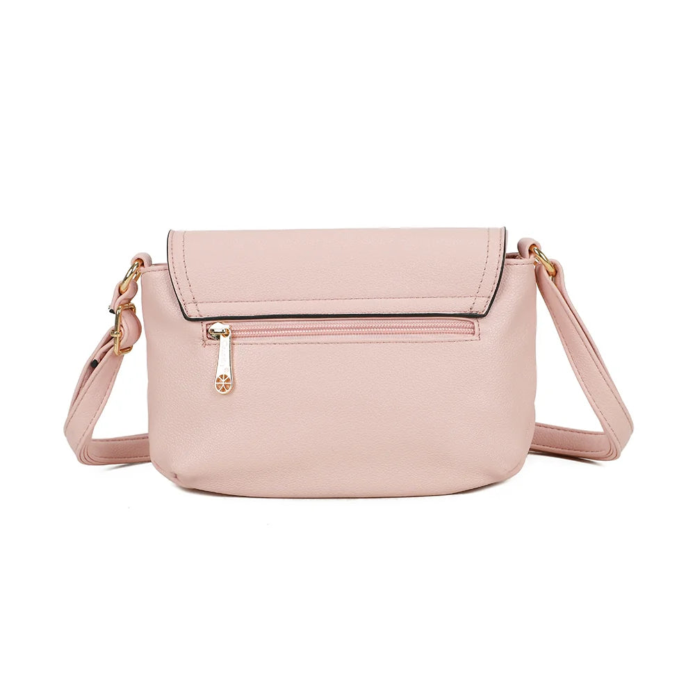 Dos du sac Mira rose : simili cuir grainé souple et attaches dorées de la bandoulière – réf. Z-83082
