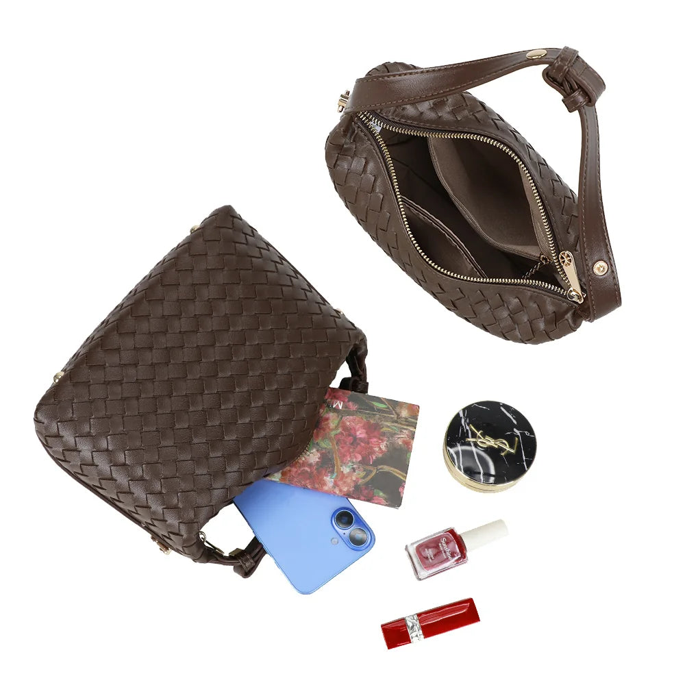 Intérieur du Mirena café : ouverture zippée dorée, place pour téléphone, portefeuille et maquillage – réf. DG-5811