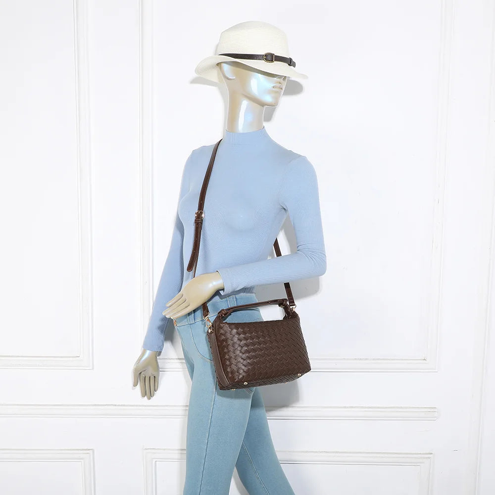 Sac à main femme Mirena café porté, compact et léger, à la main ou en bandoulière – réf. DG-5811
