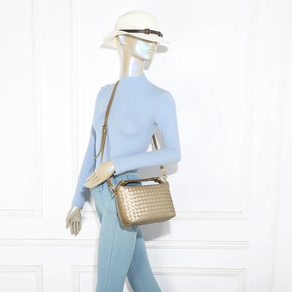 Sac à main femme Mirena or porté, compact et léger, à la main ou en bandoulière – réf. DG-5811