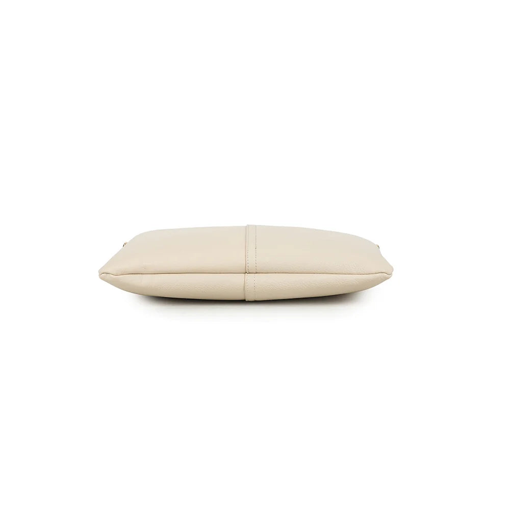 Dessous du sac Naéline beige en simili cuir grainé, finitions soignées – réf. R-2017-1