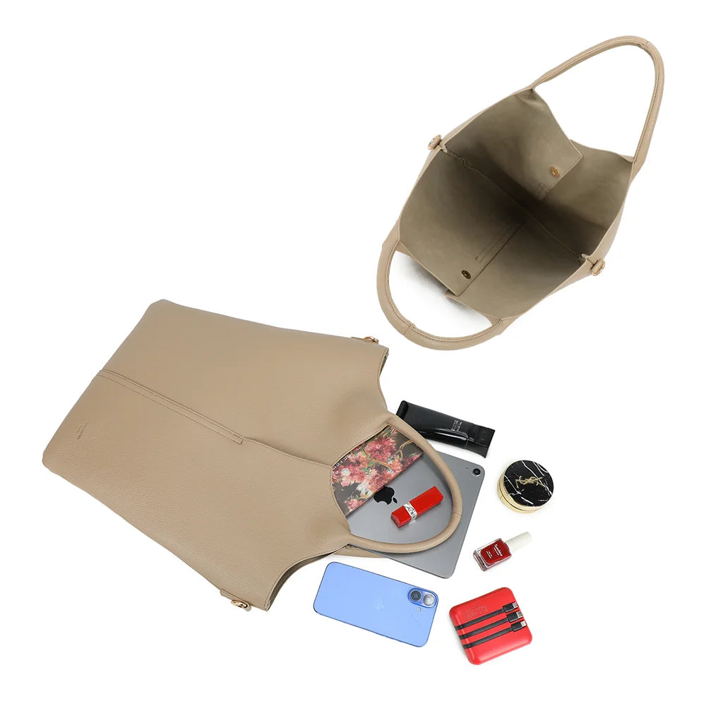 Intérieur du Naéline taupe : espace généreux et pochette assortie pour vos essentiels – réf. R-2017-1