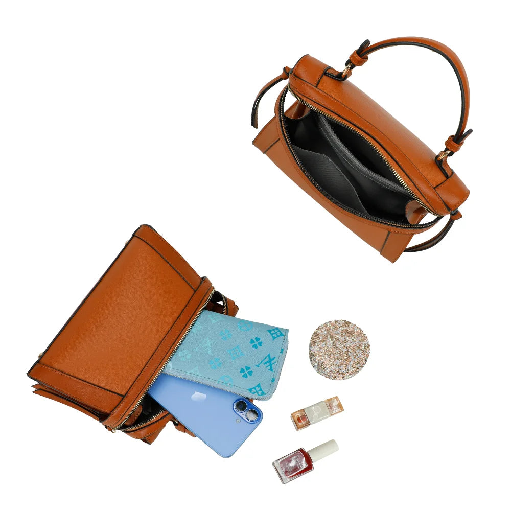 Intérieur du Naya marron : compartiment zippé doublé pour téléphone, portefeuille et cosmétiques – réf. KJ-62055