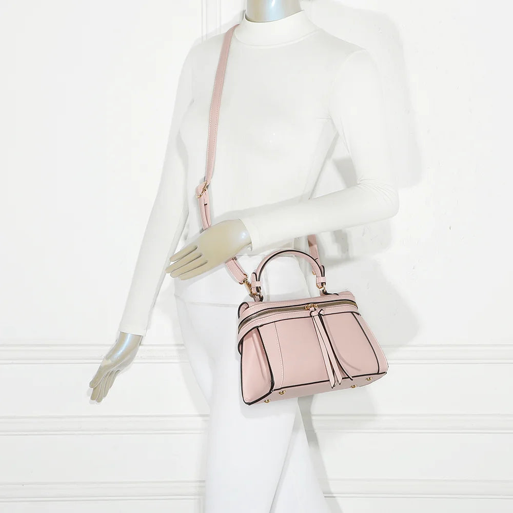 Sac à main femme Naya rose porté, à la main ou en bandoulière grâce à sa sangle amovible – réf. KJ-62055