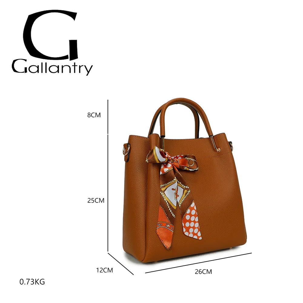 Dimensions du Nina camel : 26 × 12 × 25 cm, anses de 8 cm de hauteur, poids 0,73 kg – réf. DQ-8704