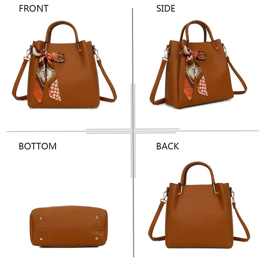 Nina camel sous quatre angles : face, profil, dessous et dos du sac en simili cuir grainé – réf. DQ-8704