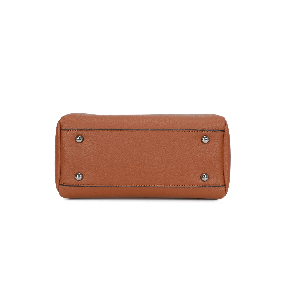 Dessous du Noa camel, simili cuir grainé et silhouette trapèze vue d’en bas – réf. DQ-8700
