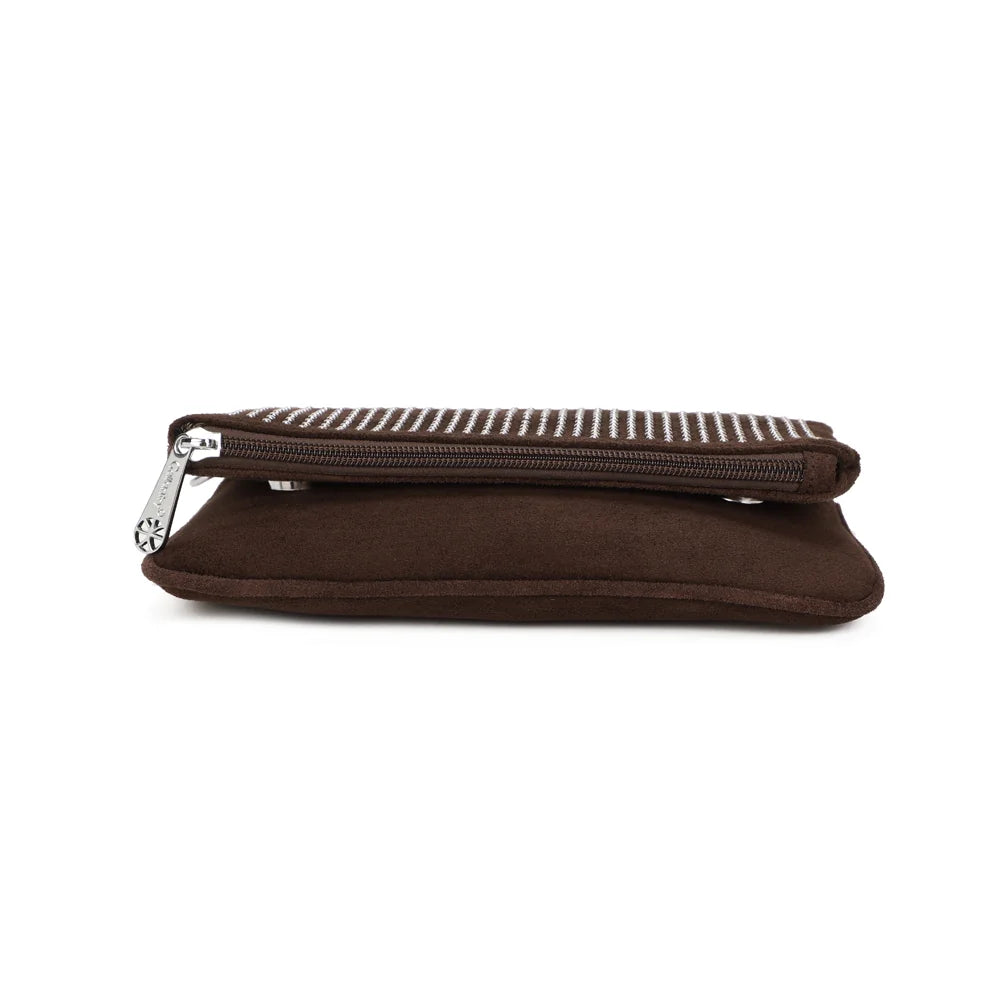 Dessous de la pochette Noctéa café, lignes nettes et format compact de 23 cm – réf. Z-83088