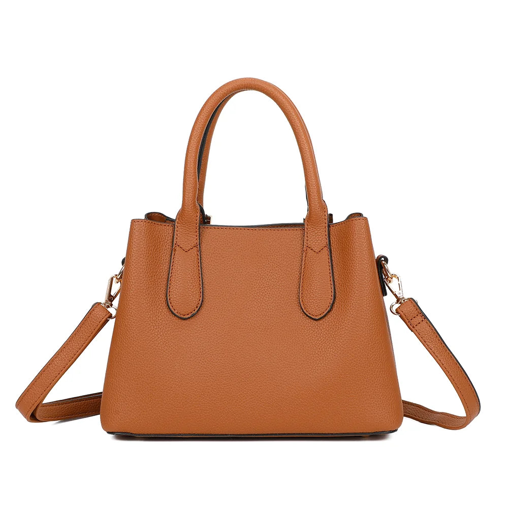 Nola camel vu de dos, simili cuir grainé uni et deux anses arrondies pour un port main élégant – réf. R-1948