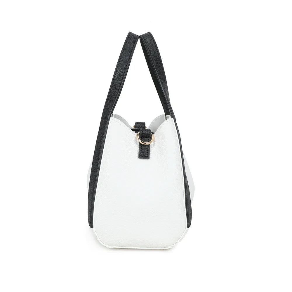 Profil du Nora blanc/noir : 12 cm de profondeur et anneau doré pour accrocher la bandoulière amovible – réf. DQ-8718