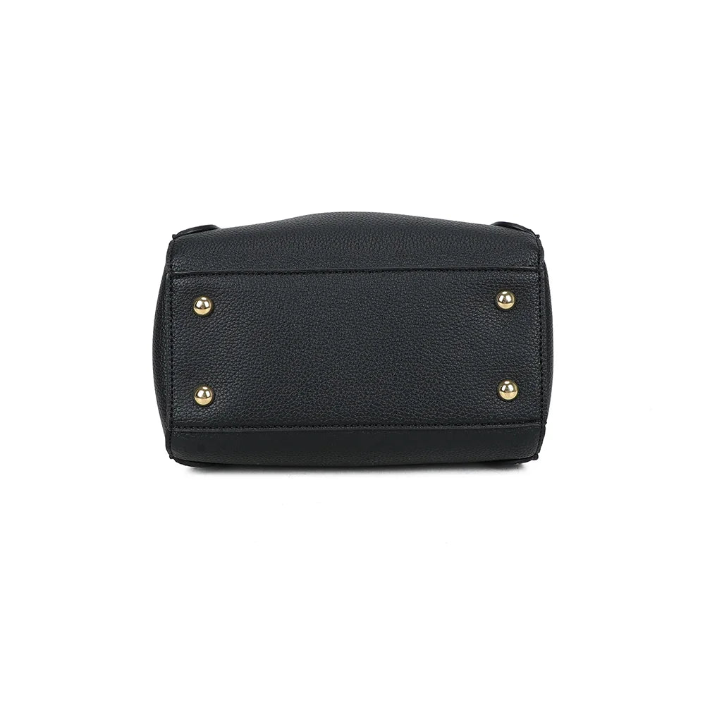 Dessous du Nora noir : vue de la base en simili cuir grainé, 21 cm de large sur 12 cm de profondeur – réf. DQ-8718