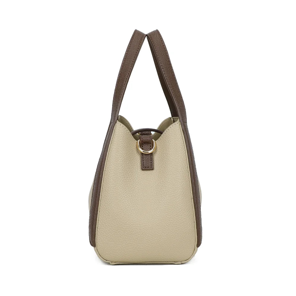 Profil du Nora taupe/coffee : 12 cm de profondeur et anneau doré pour accrocher la bandoulière amovible – réf. DQ-8718