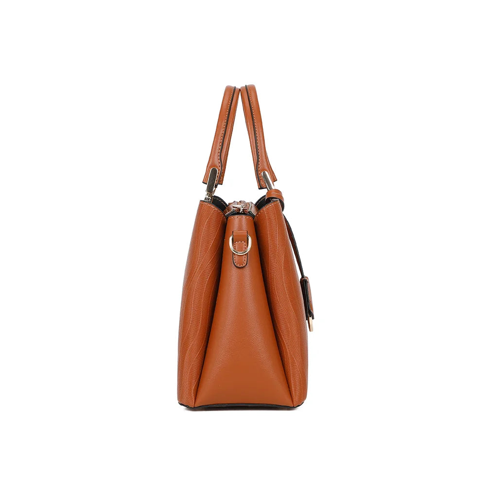 Profil du Noréline marron : soufflet de 13 cm et attache latérale pour la bandoulière amovible – réf. DQ-8697